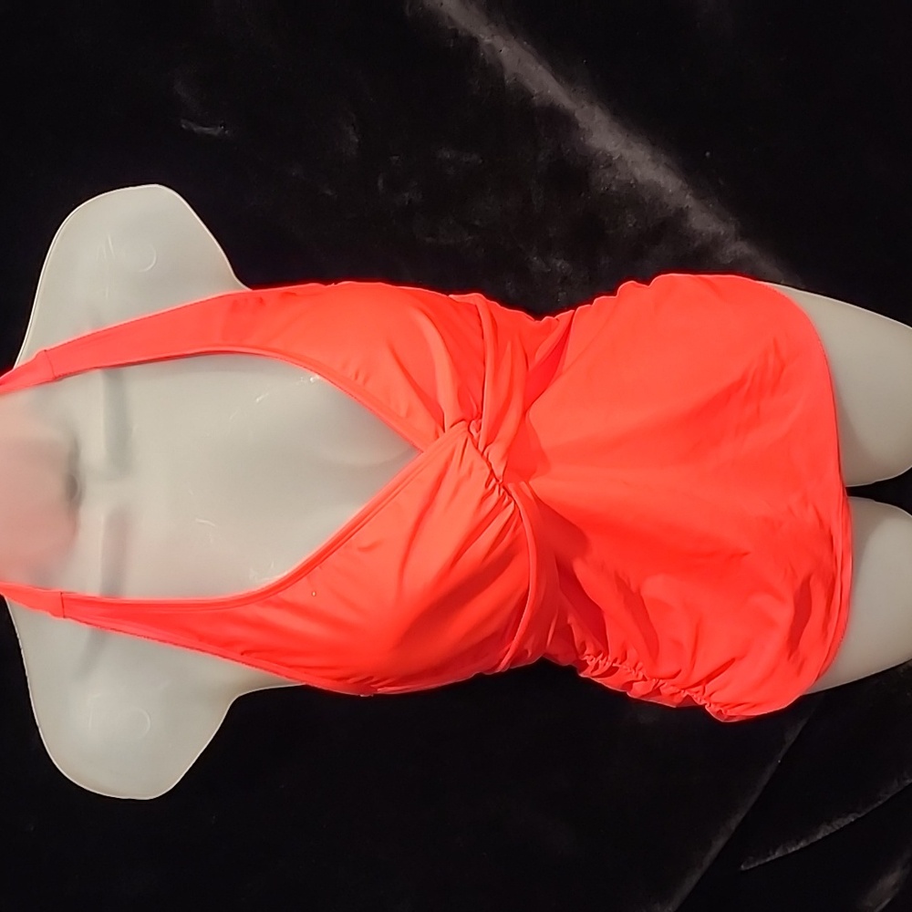 Athleta The Power Of She Tankini Swim Top Size 36 D/DD Quickdri